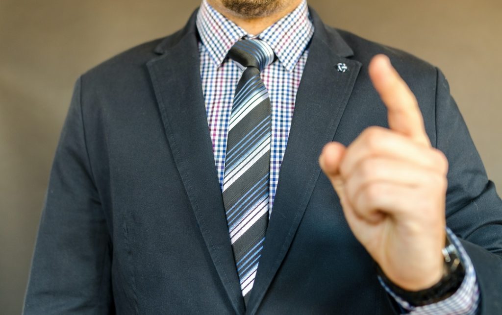 The Ultimate Guide to Micromanagers List of Signs & How to Improve