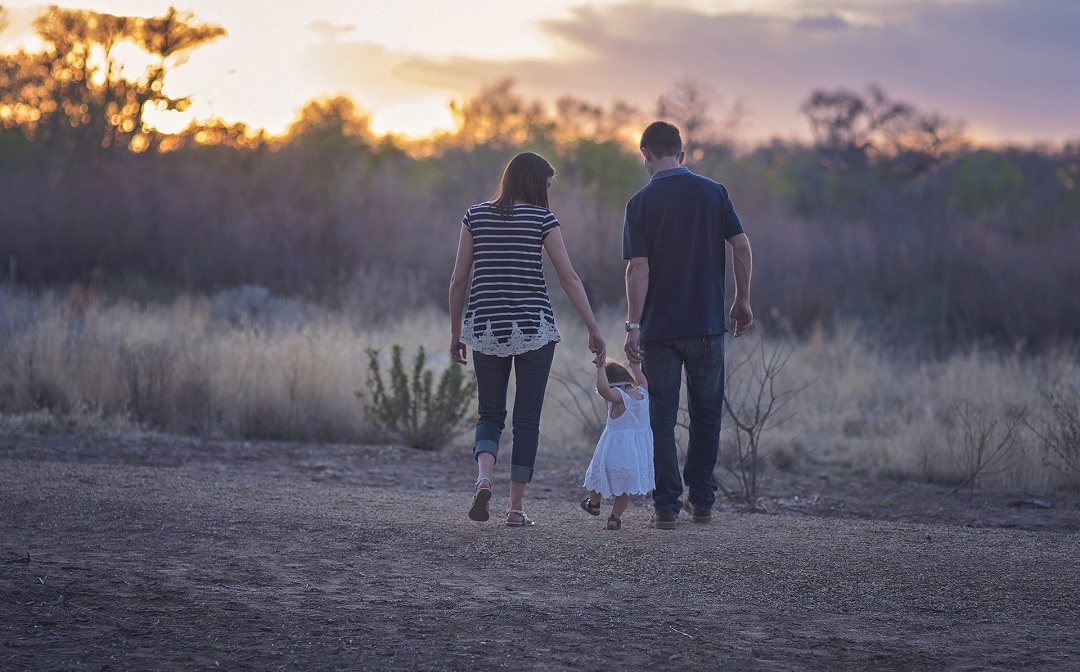 ESFP as a Parent – Parental Relationship with Their Child
