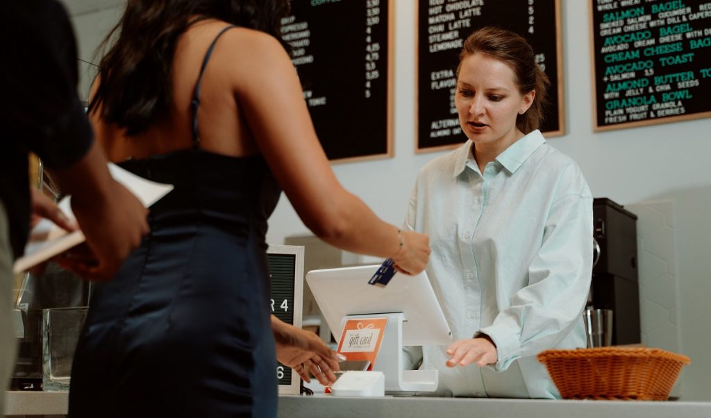 10 Cashier Skills That Every Great Cashier Must Have (2024)